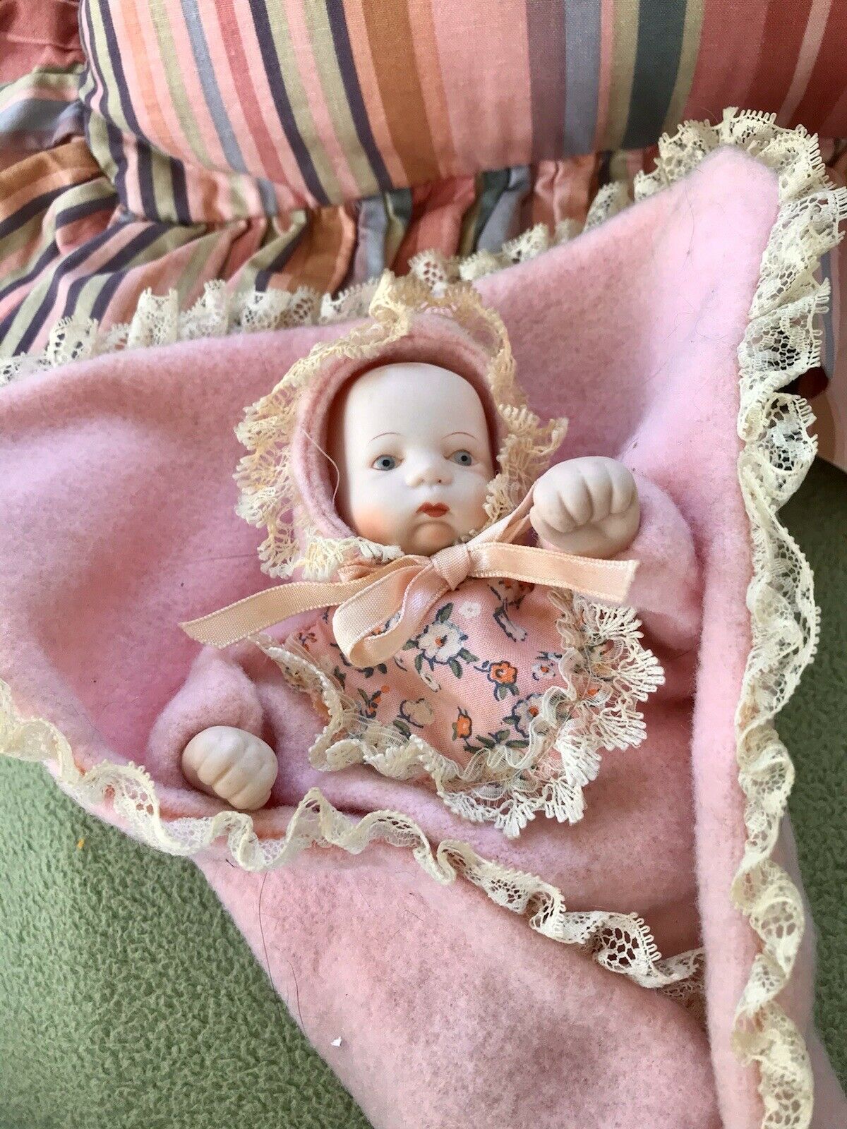 Sweet Vintage Bisque Head Baby Doll~ Vintage Reproduction In Bunting