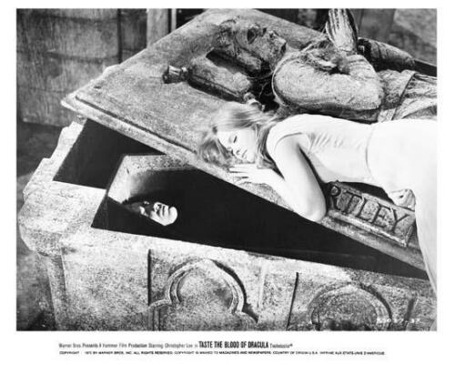 Taste The Blood Of Dracula Great 8x10 Still Of Beauty On Coffin -- A909