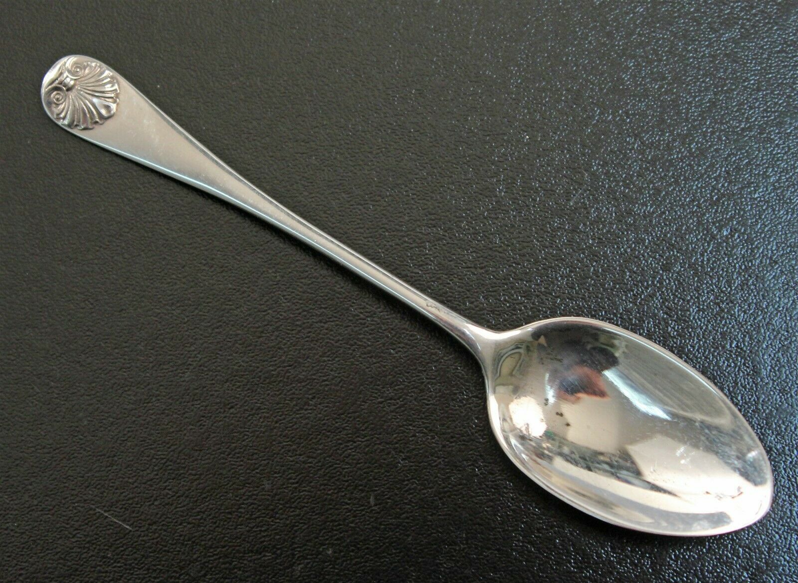 Stieff Sterling Williamsburg Shell 3" Salt Spoons